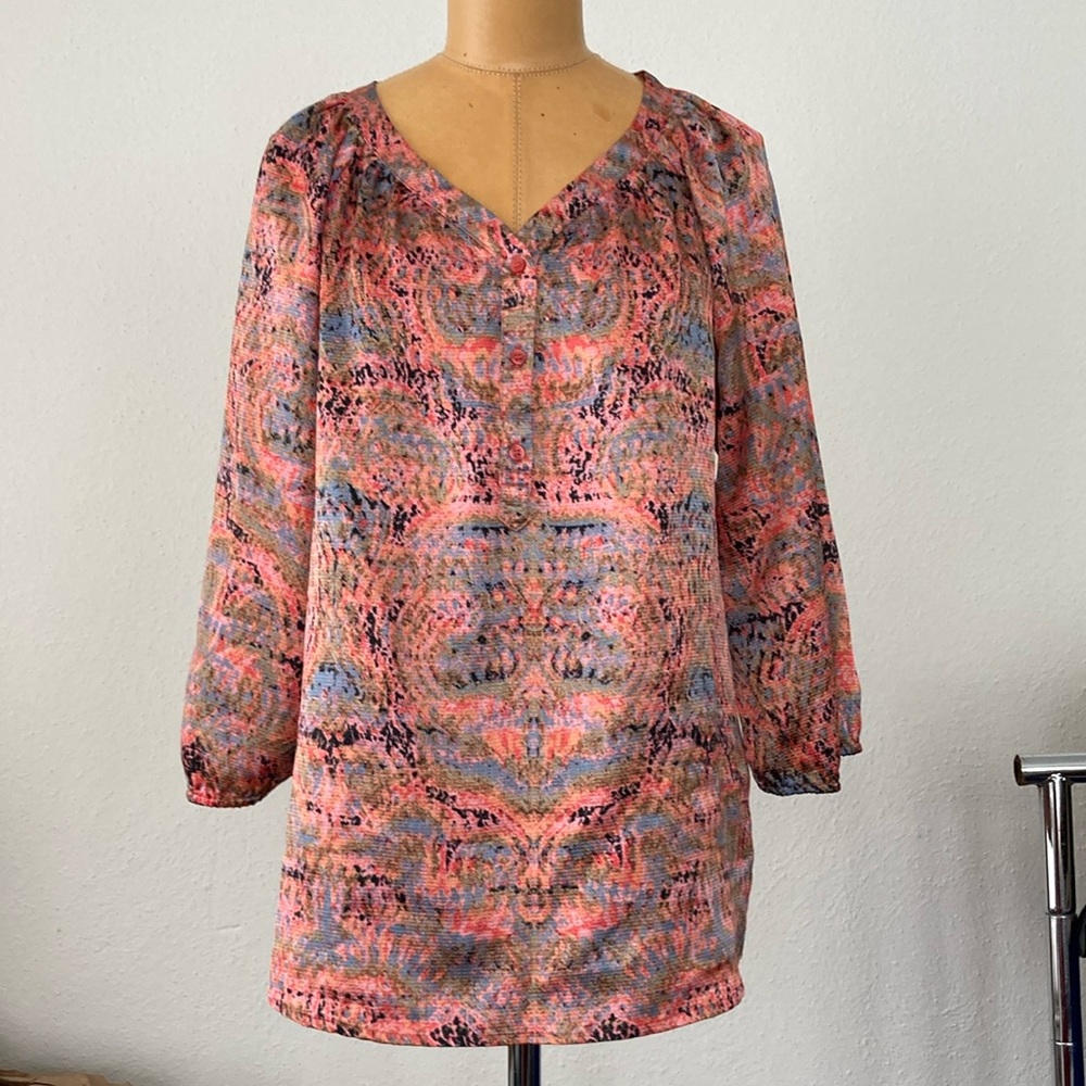 The Limited brand 3/4 sleeve flowy blouse. Pink blue, moss & navy print